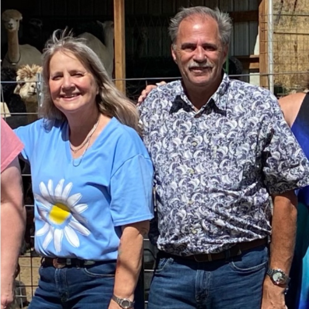 Meet your Posher, Lora